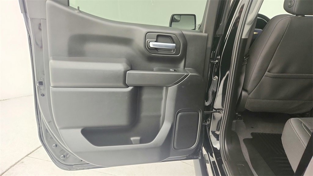 Used 2023 Chevrolet Silverado 1500 Custom image 25