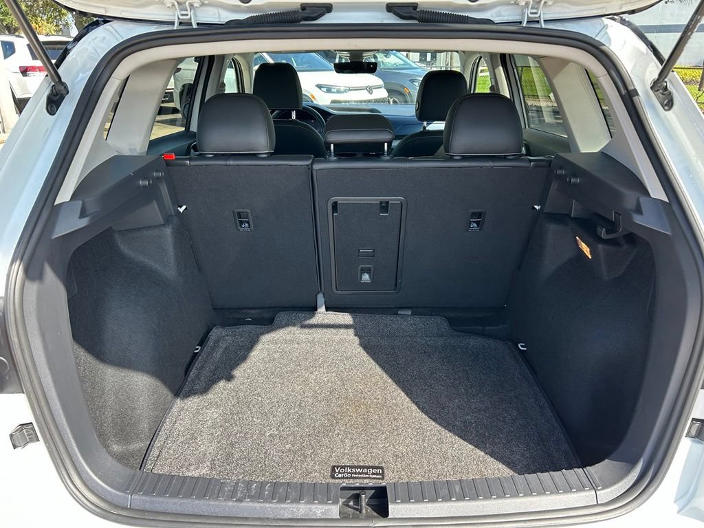 Certified 2023 Volkswagen Taos SE FWD image 45