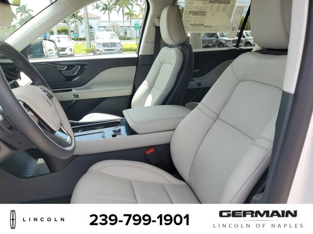 New 2025 Lincoln Aviator AWD image 18