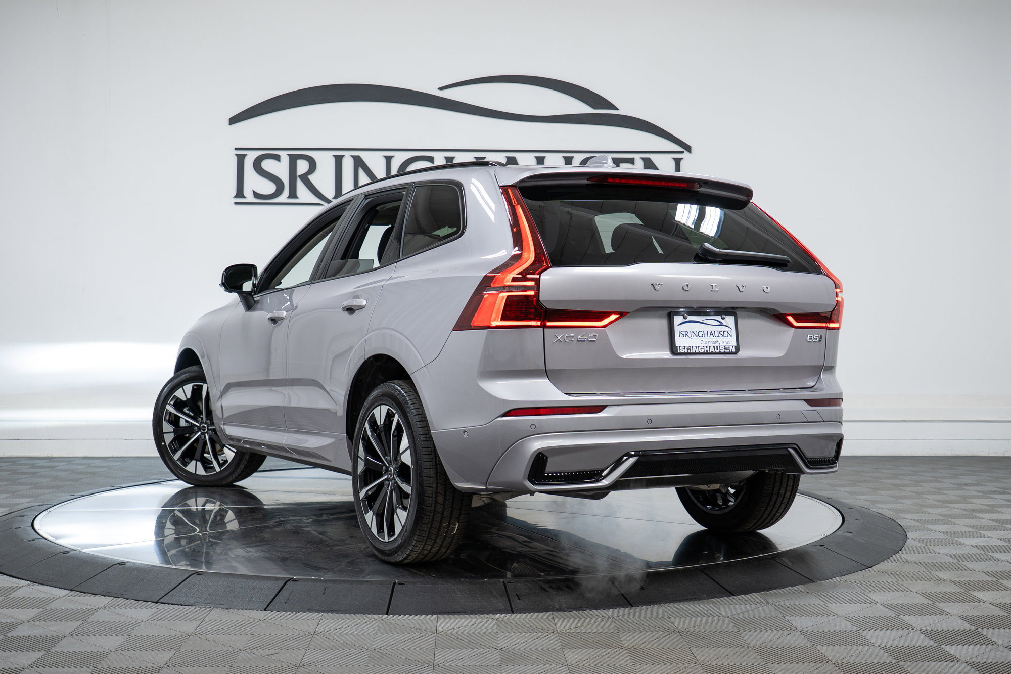 New 2026 Volvo XC60 B5 Plus w/ Protection Package Premier image 27