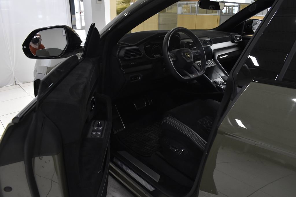Used 2023 Lamborghini Urus Performante image 28