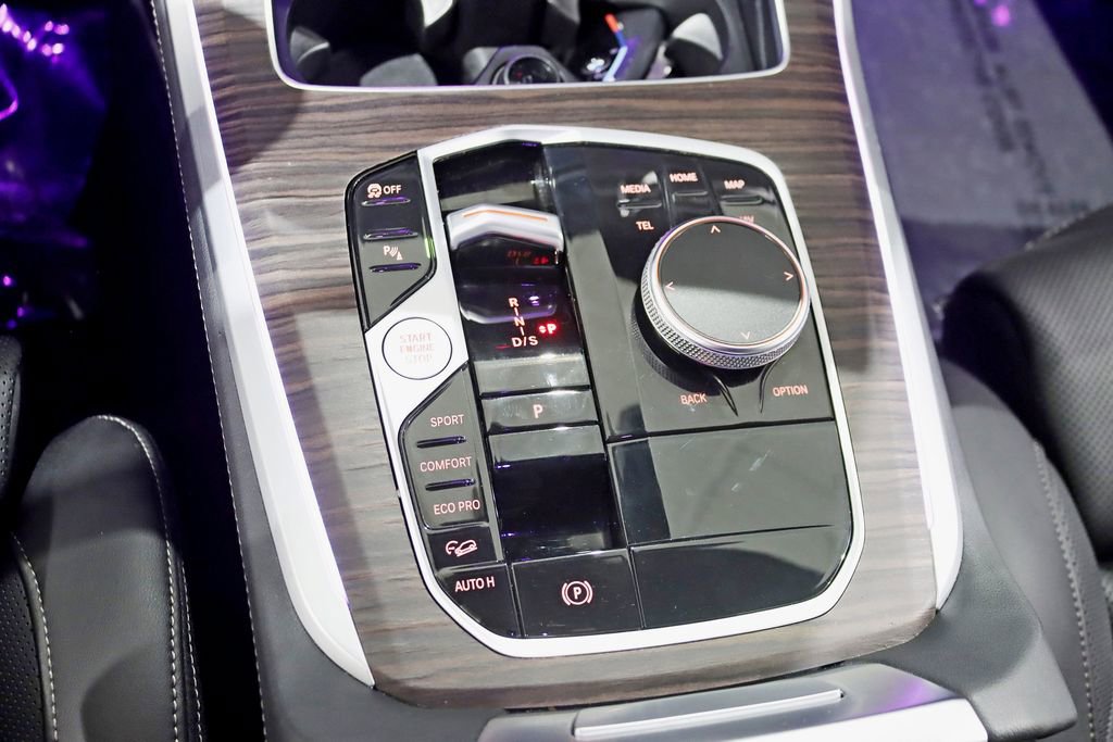 Used 2024 BMW X5 xDrive40i w/ M Sport Package image 28