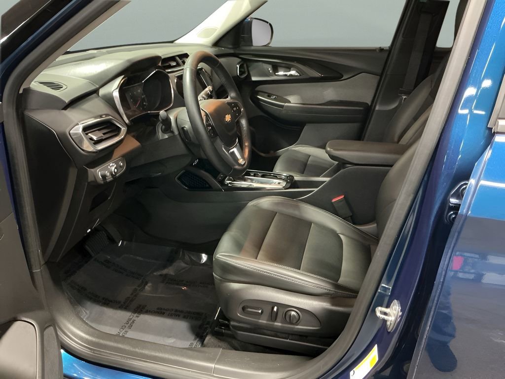 Used 2021 Chevrolet TrailBlazer LT w/ Premium Seating Package image 11