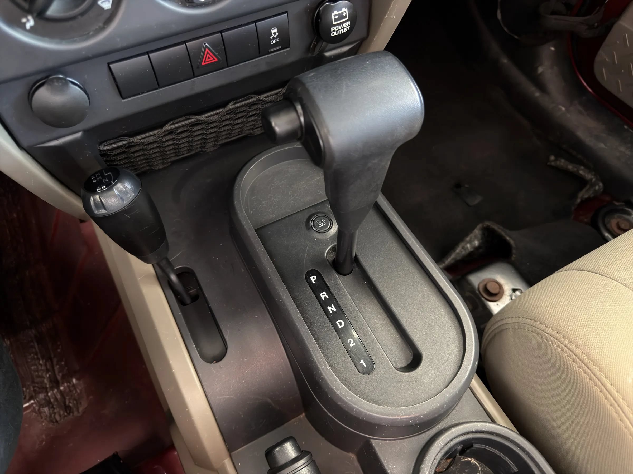 Used 2010 Jeep Wrangler Unlimited Sahara w/ Dual Top Group AWD/4WD image 28