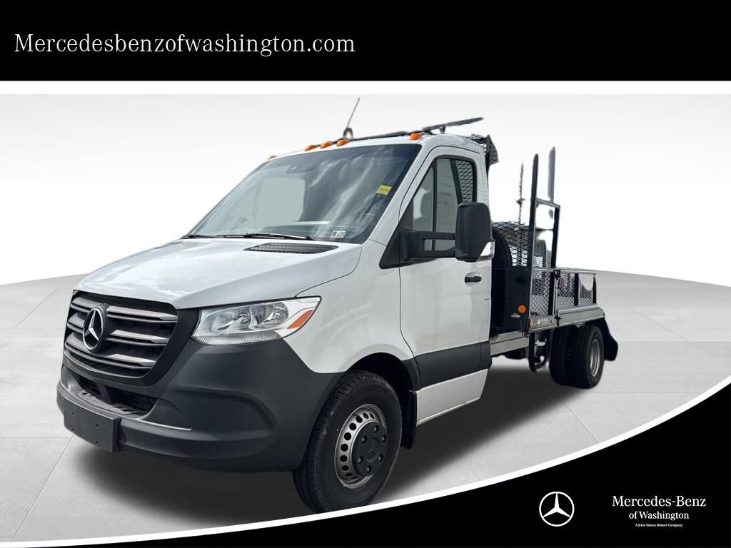 Used 2023 Mercedes-Benz Sprinter 4500 image 1