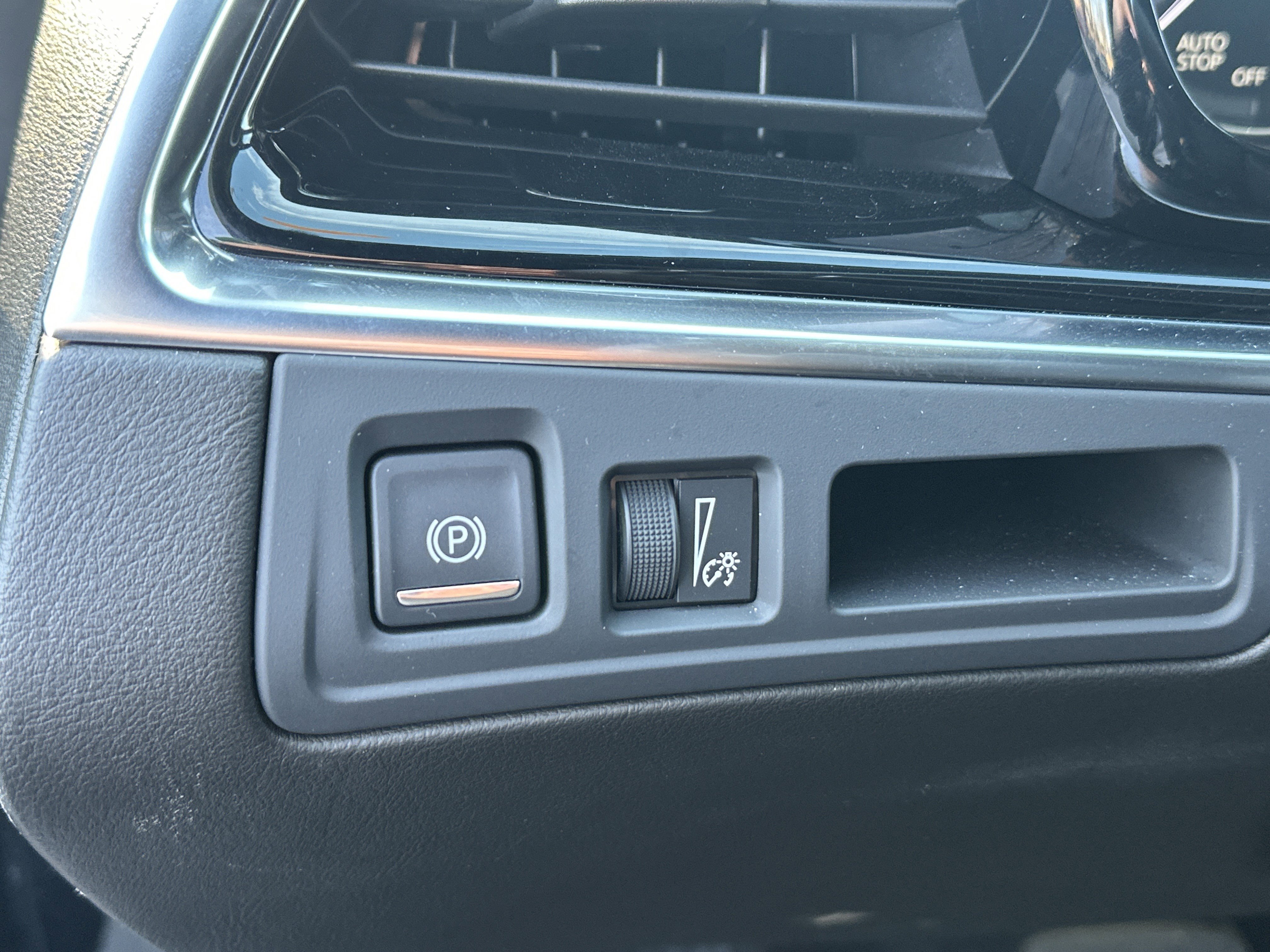 Certified 2023 Cadillac XT6 Premium Luxury image 25