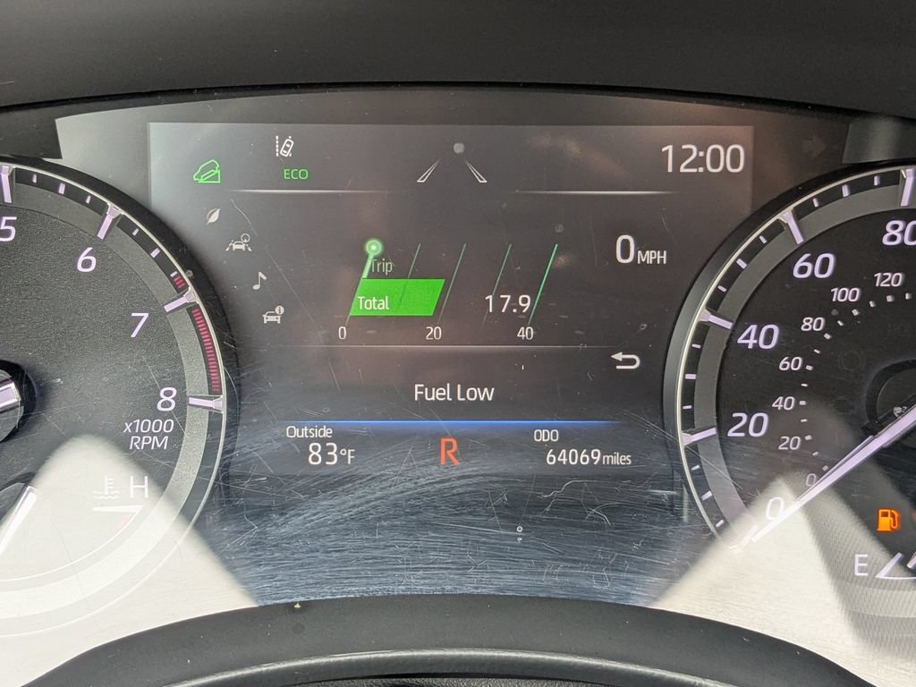 Used 2021 Toyota Highlander XLE AWD/4WD image 27