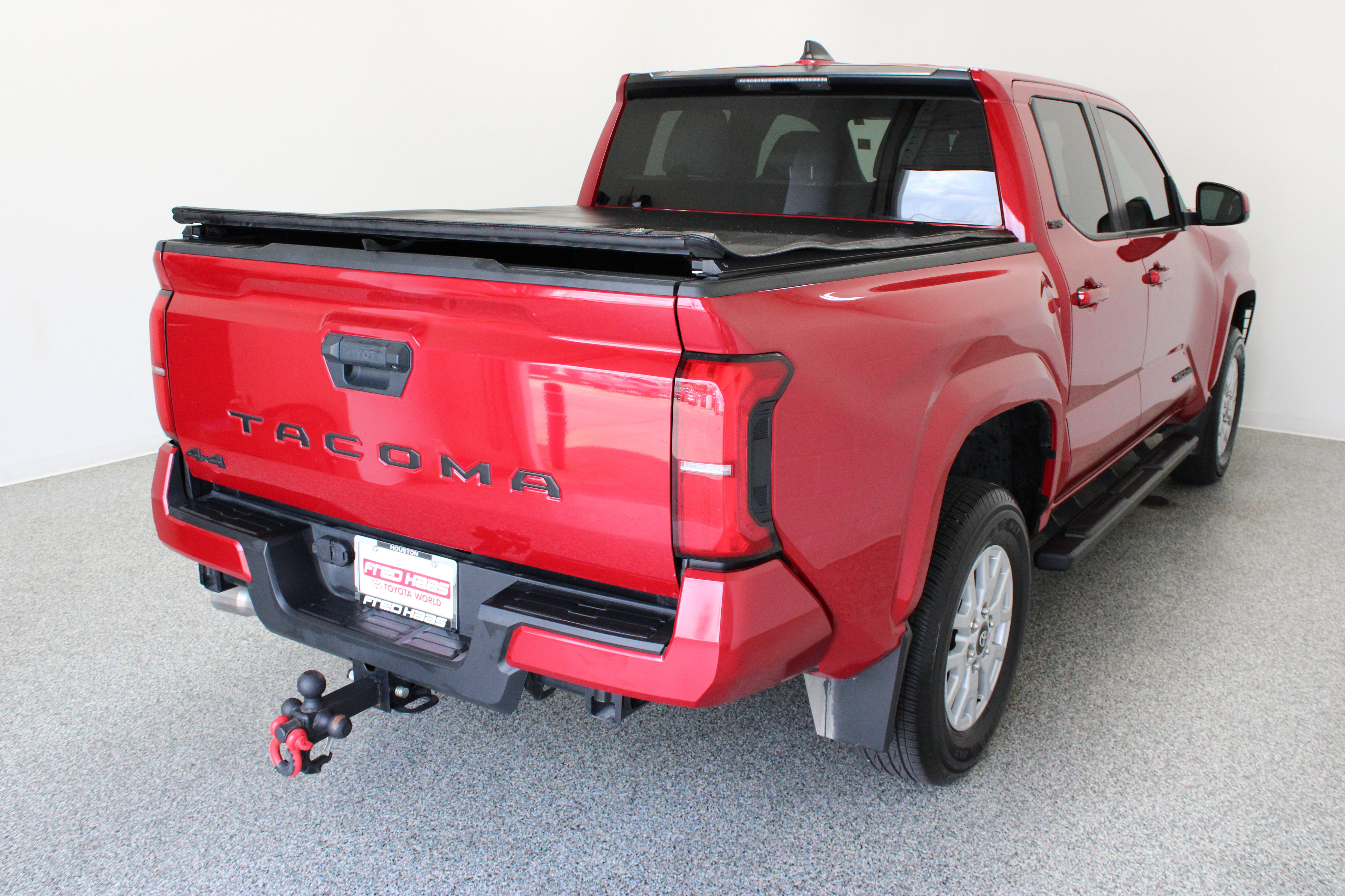 Used 2024 Toyota Tacoma SR5 AWD/4WD image 7