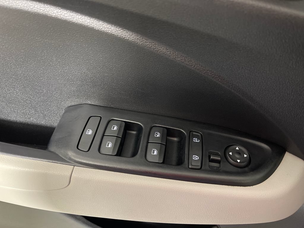 Used 2020 Hyundai Venue SEL w/ Convenience Package FWD image 18