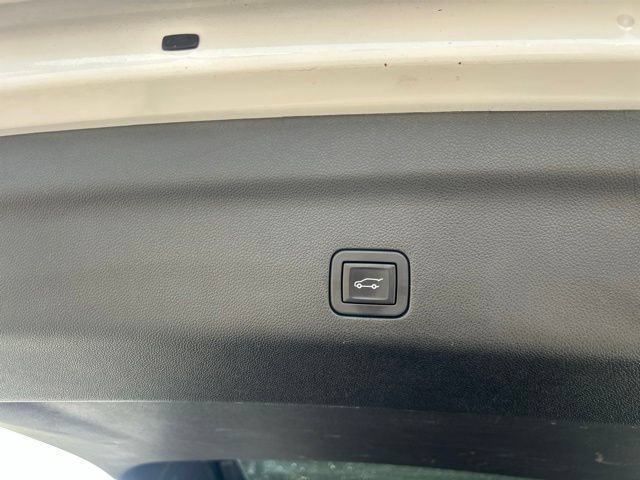 Used 2024 Chevrolet Tahoe Premier RWD image 31