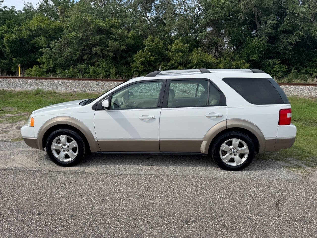 Used 2005 Ford Freestyle SEL AWD/4WD image 3