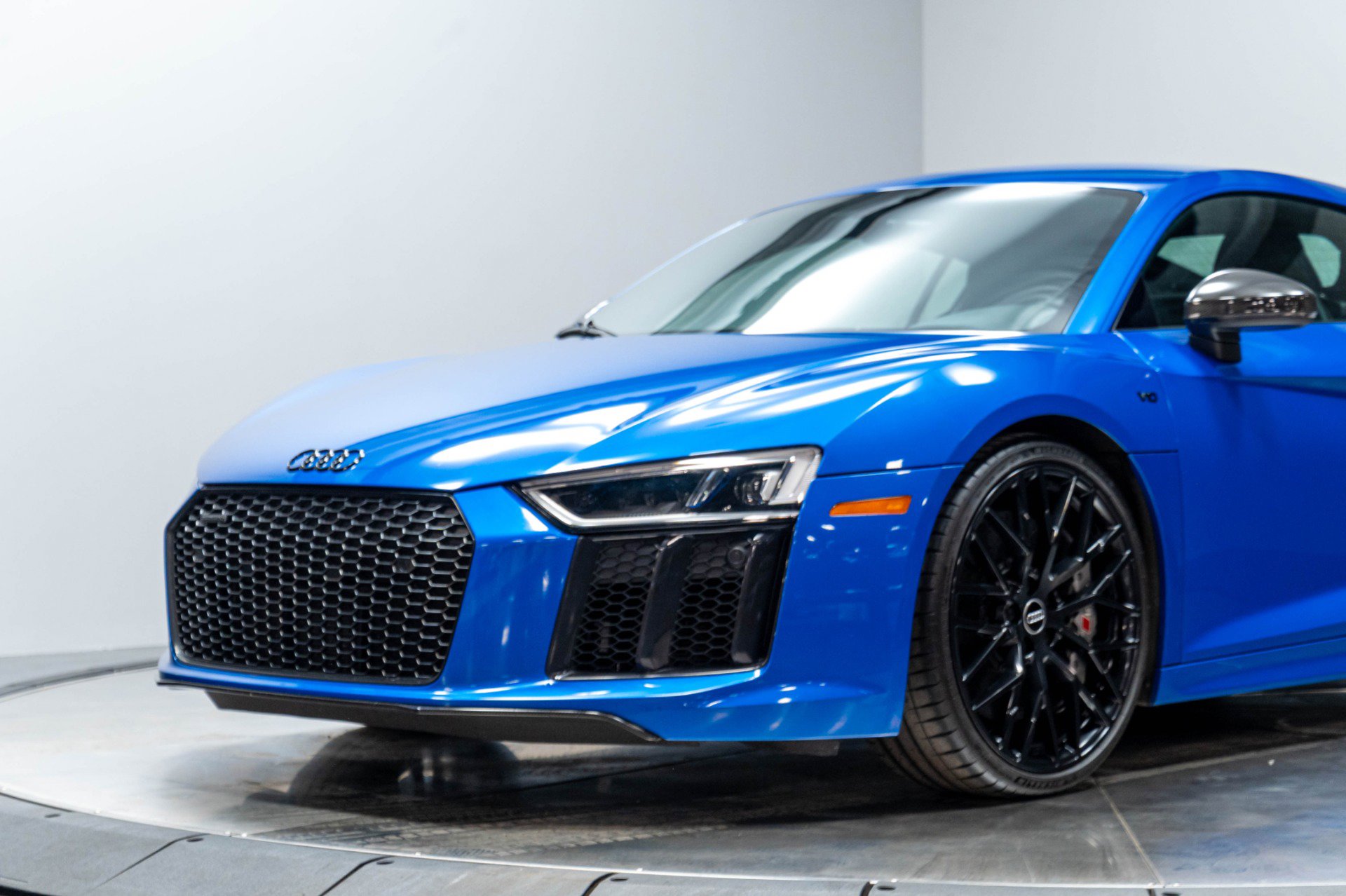 Used 2017 Audi R8 V10 plus AWD/4WD image 4