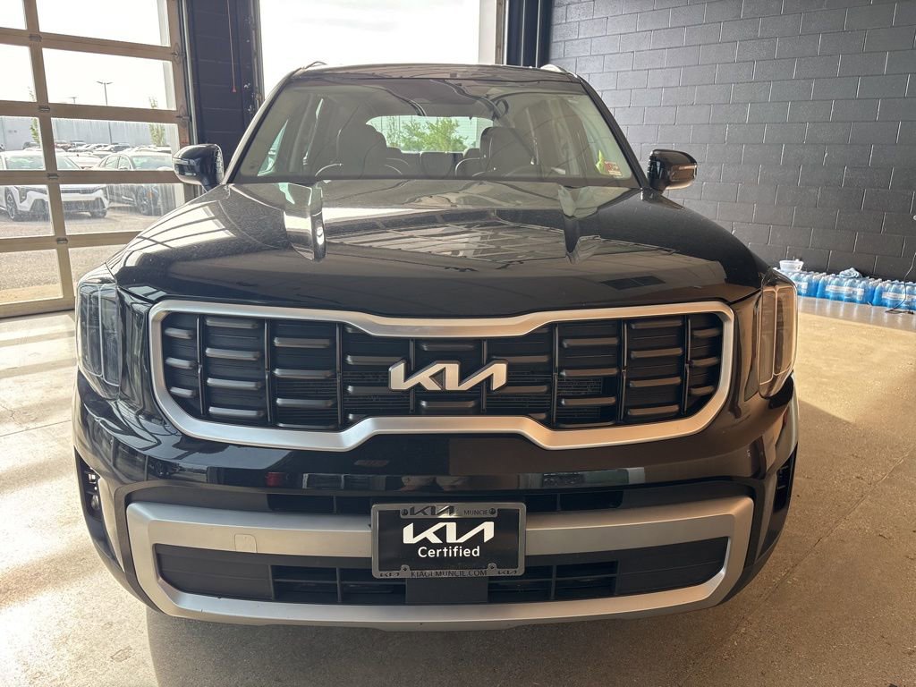Certified 2023 Kia Telluride S w/ S Sunroof Package AWD/4WD image 3