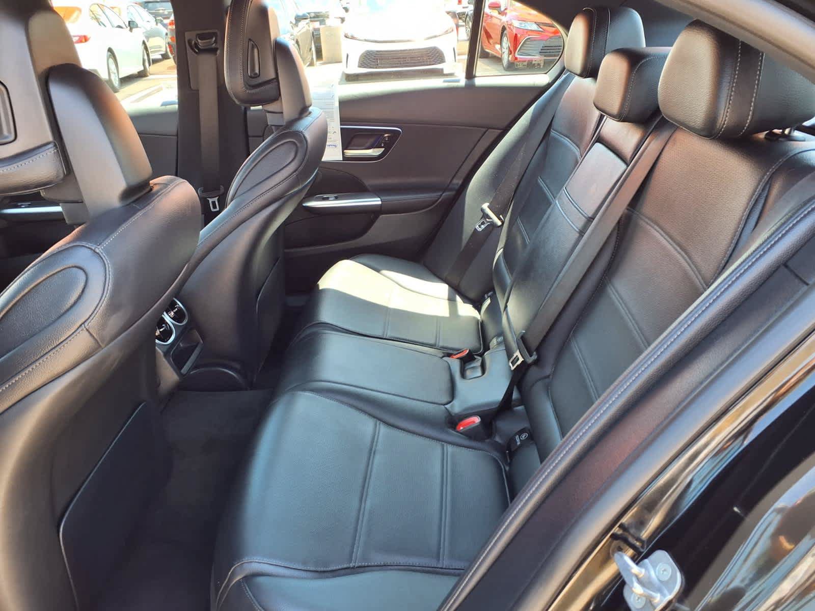Used 2025 Mercedes-Benz C 300 4MATIC Sedan image 12