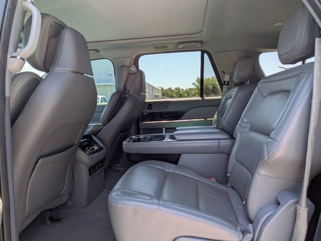 Used 2020 Lincoln Navigator L Reserve w/ Cargo Convenience Package AWD/4WD image 10