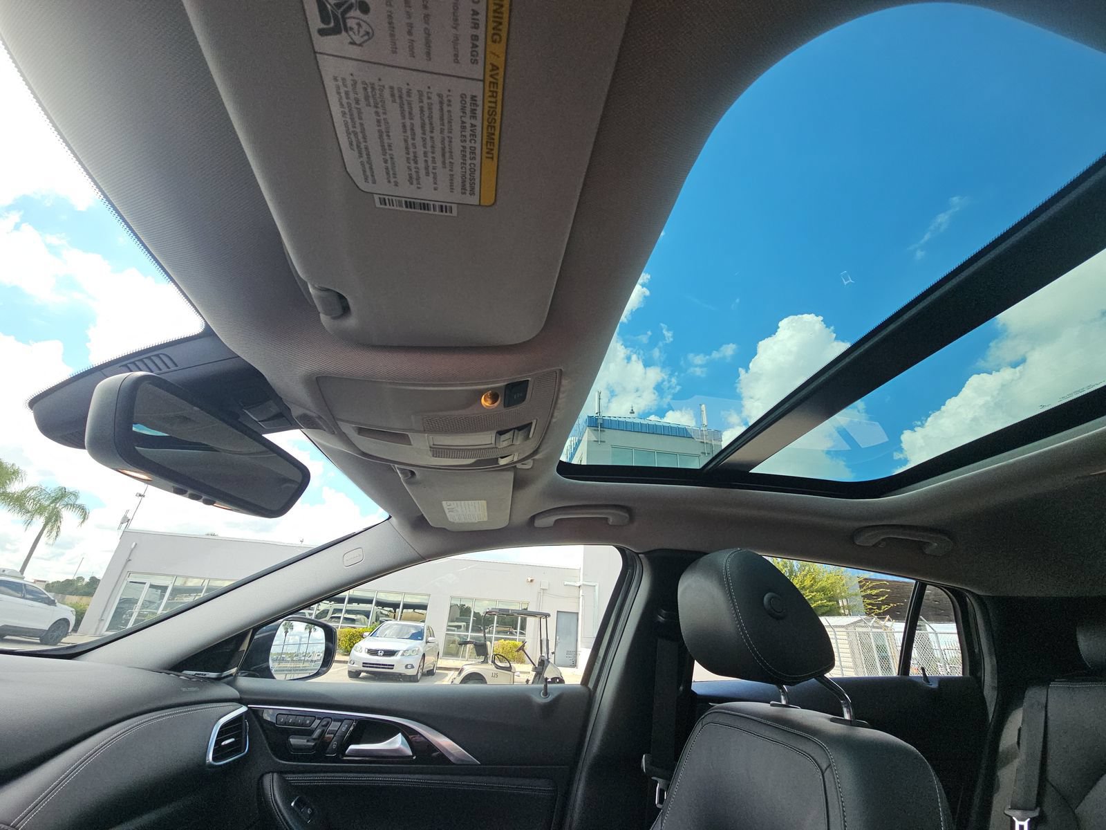 Used 2019 INFINITI QX30 w/ Cargo Package FWD image 6