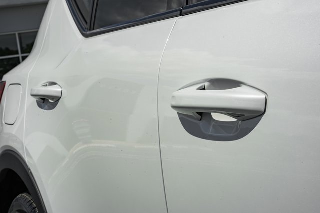 Certified 2025 Volvo XC40 B5 Plus w/ Protection Package Premier image 14