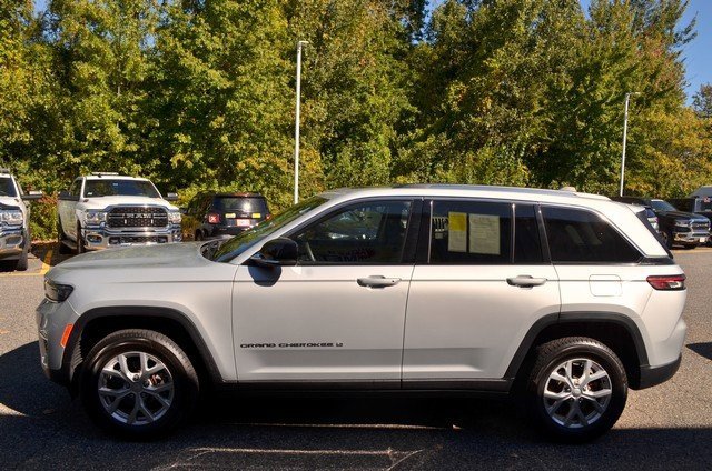 Used 2023 Jeep Grand Cherokee Limited image 5