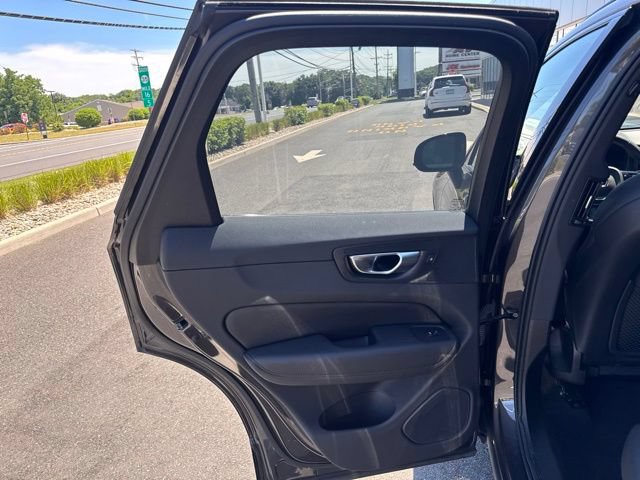 Certified 2025 Volvo XC60 B5 Plus AWD/4WD image 15