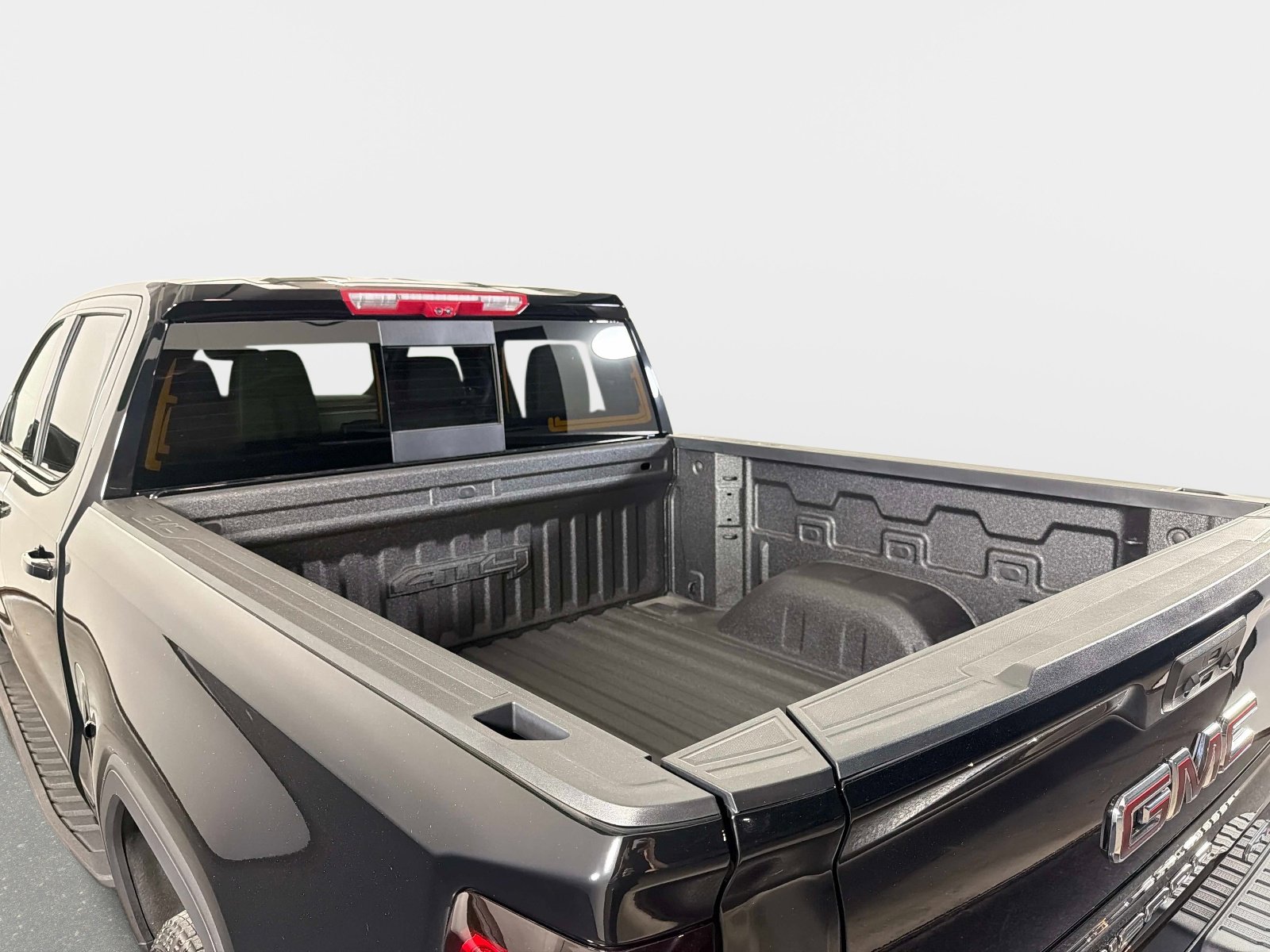 Used 2024 GMC Sierra 1500 AT4 w/ Technology Package AWD/4WD image 30