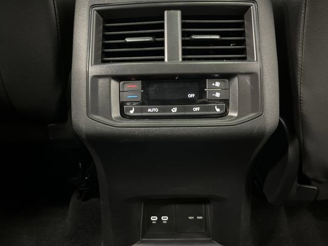 Used 2023 Volkswagen Atlas SEL Premium image 34
