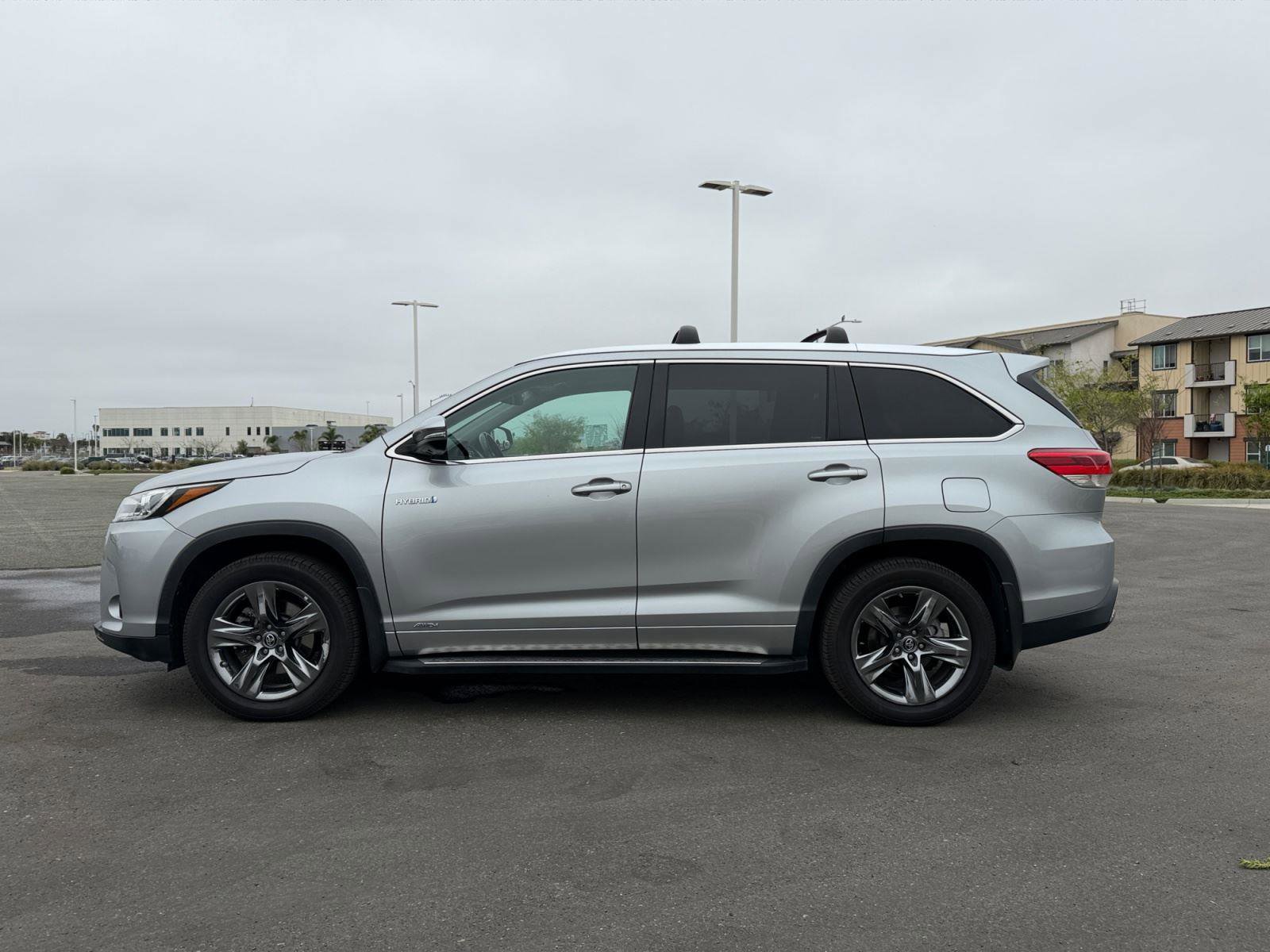 Used 2017 Toyota Highlander Limited Platinum image 21