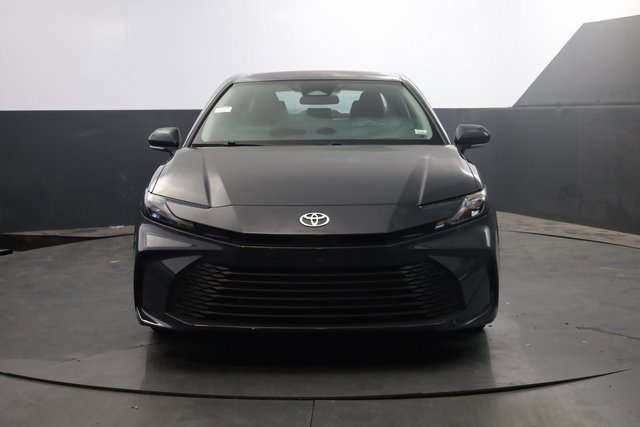 Used 2025 Toyota Camry LE image 3