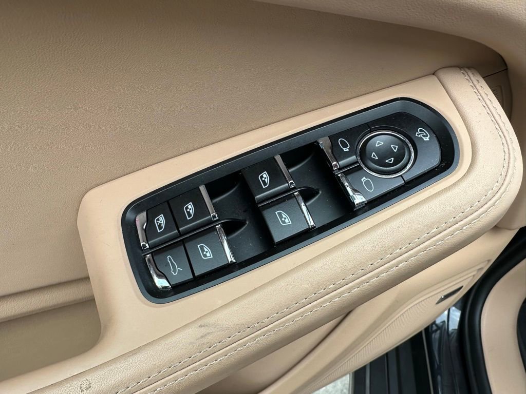 Certified 2025 Porsche Macan image 21