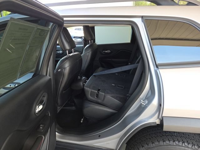 Used 2019 Jeep Cherokee Trailhawk AWD/4WD image 47