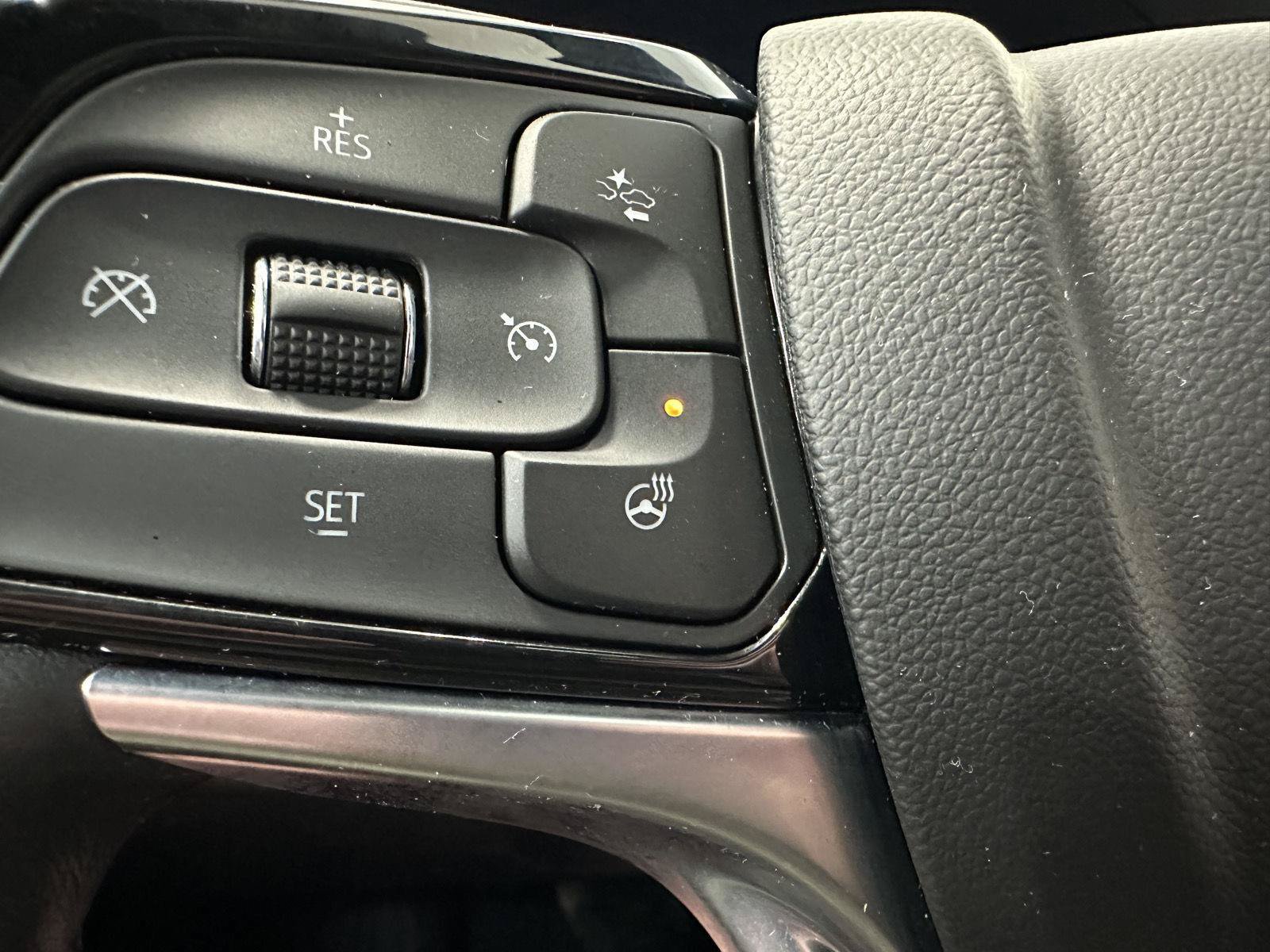 Used 2022 Buick Enclave Avenir w/ Avenir Technology Package AWD/4WD image 22