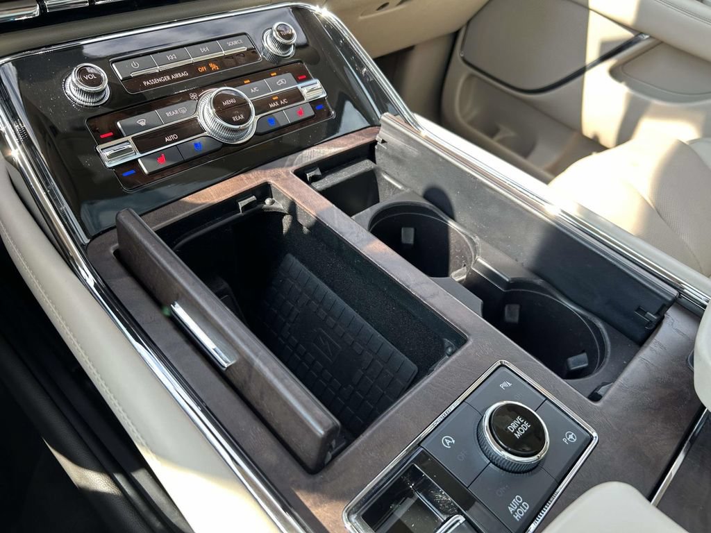 Used 2018 Lincoln Navigator Reserve w/ Technology Package AWD/4WD image 25