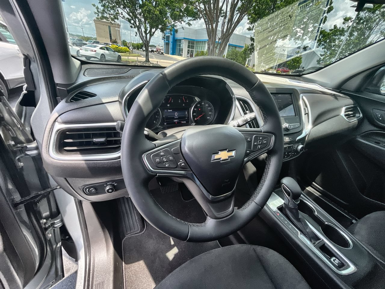 Used 2024 Chevrolet Equinox LT FWD image 10