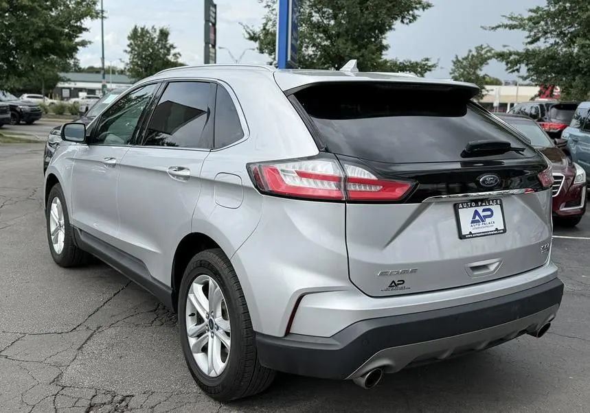 Used 2019 Ford Edge SEL w/ Equipment Group 201A AWD/4WD image 4