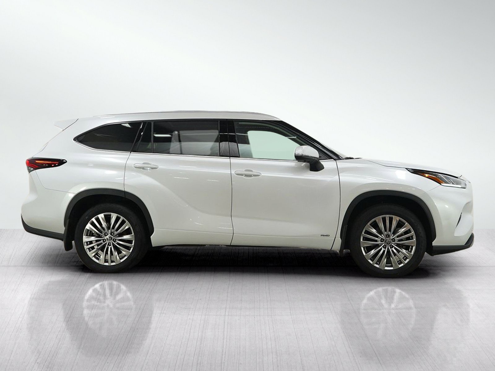 Certified 2026 Toyota Highlander Platinum AWD/4WD image 6
