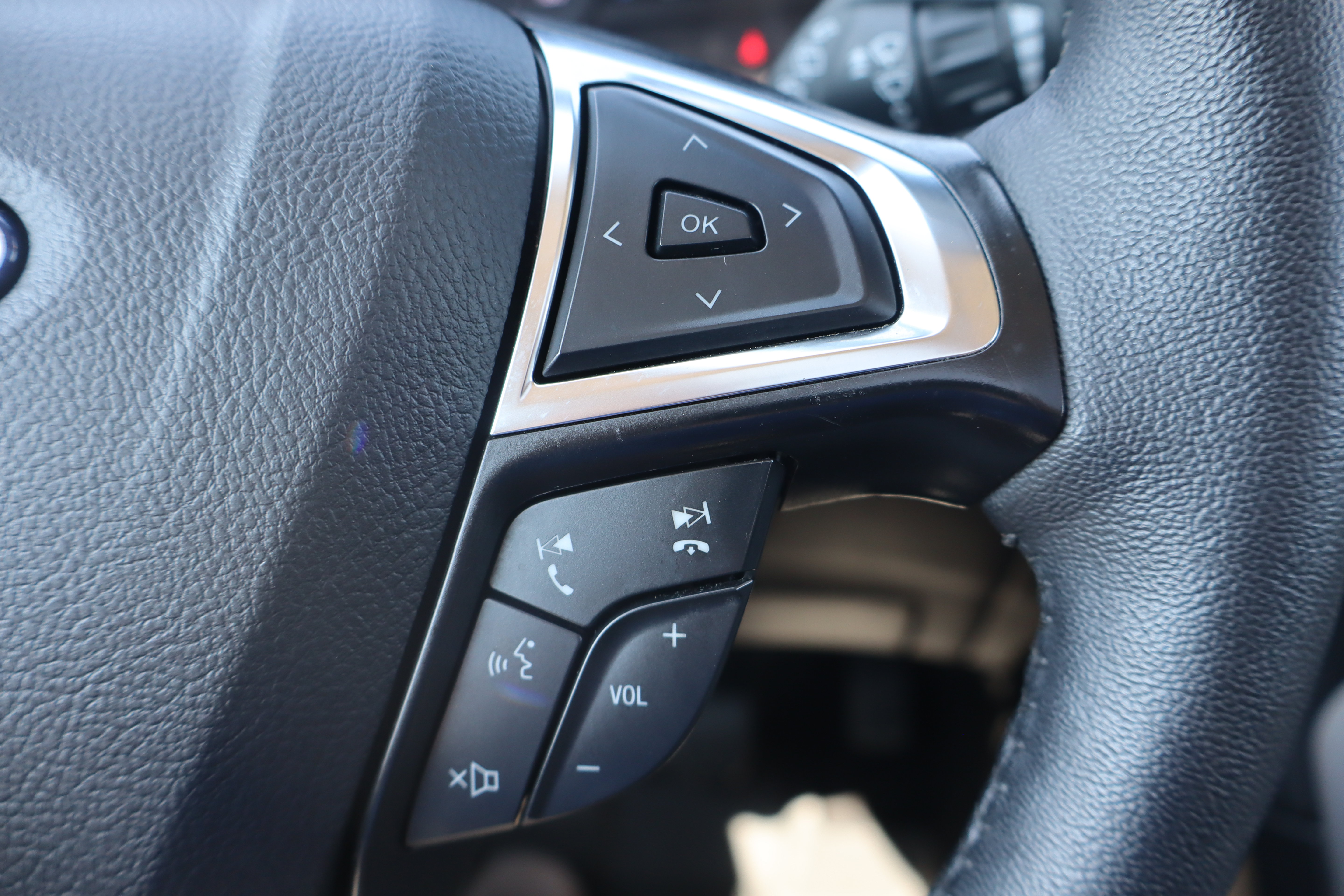 Used 2024 Ford Edge SEL w/ Convenience Package AWD/4WD image 17