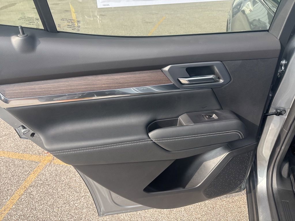 New 2026 GMC Terrain Denali w/ LPO, Floor Liner Package image 13