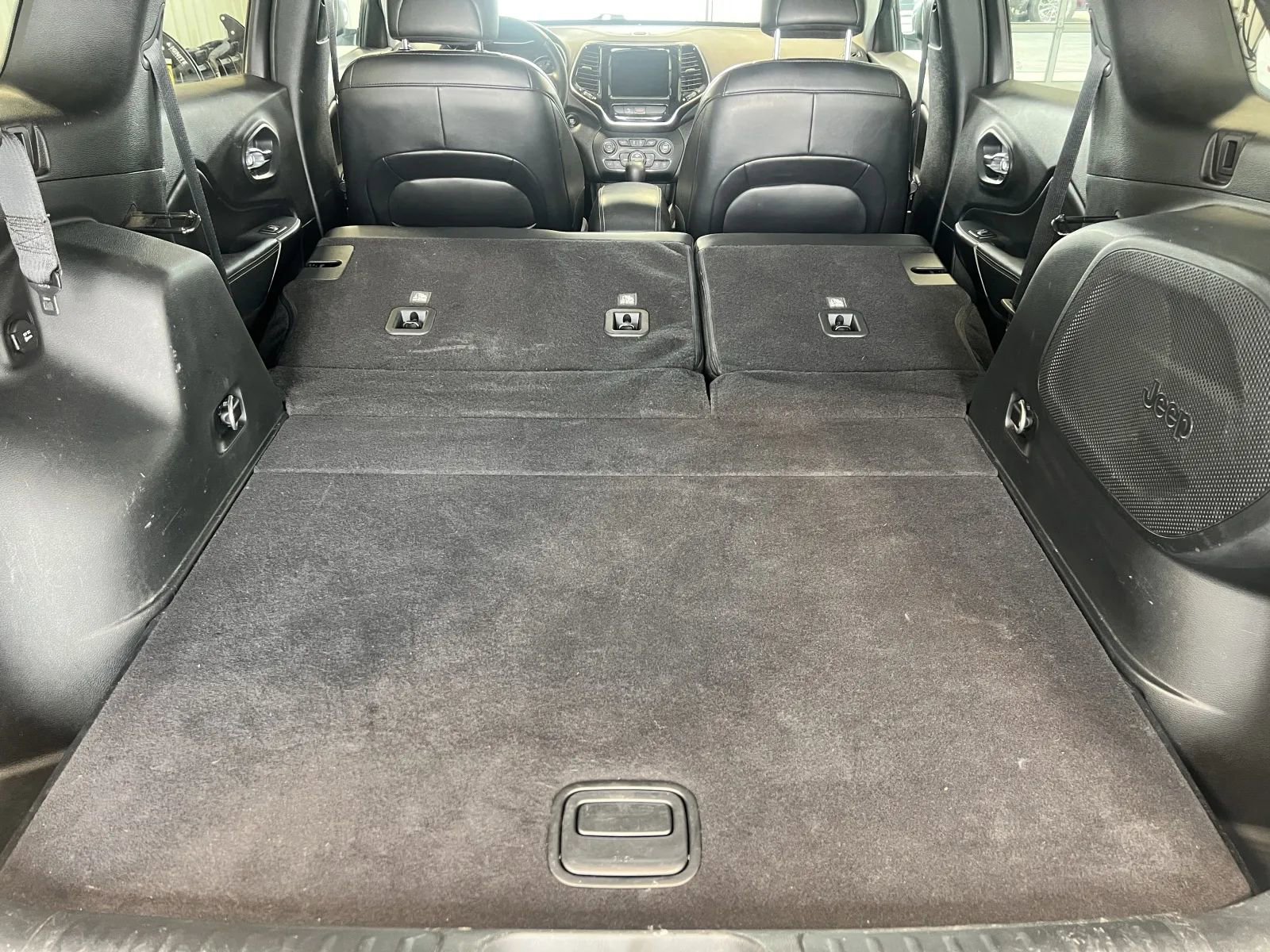 Used 2020 Jeep Cherokee Limited image 21