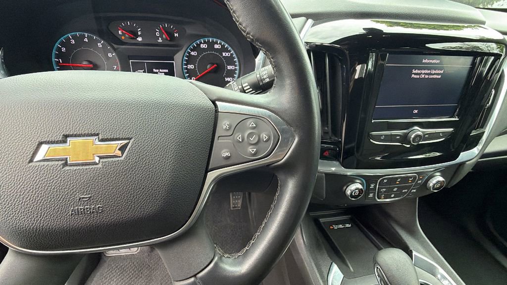 Used 2023 Chevrolet Traverse LT FWD image 28