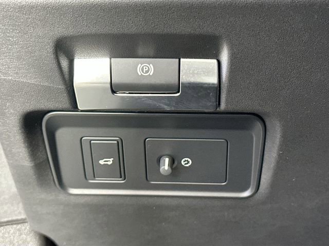 Used 2023 Land Rover Range Rover Evoque SE image 25