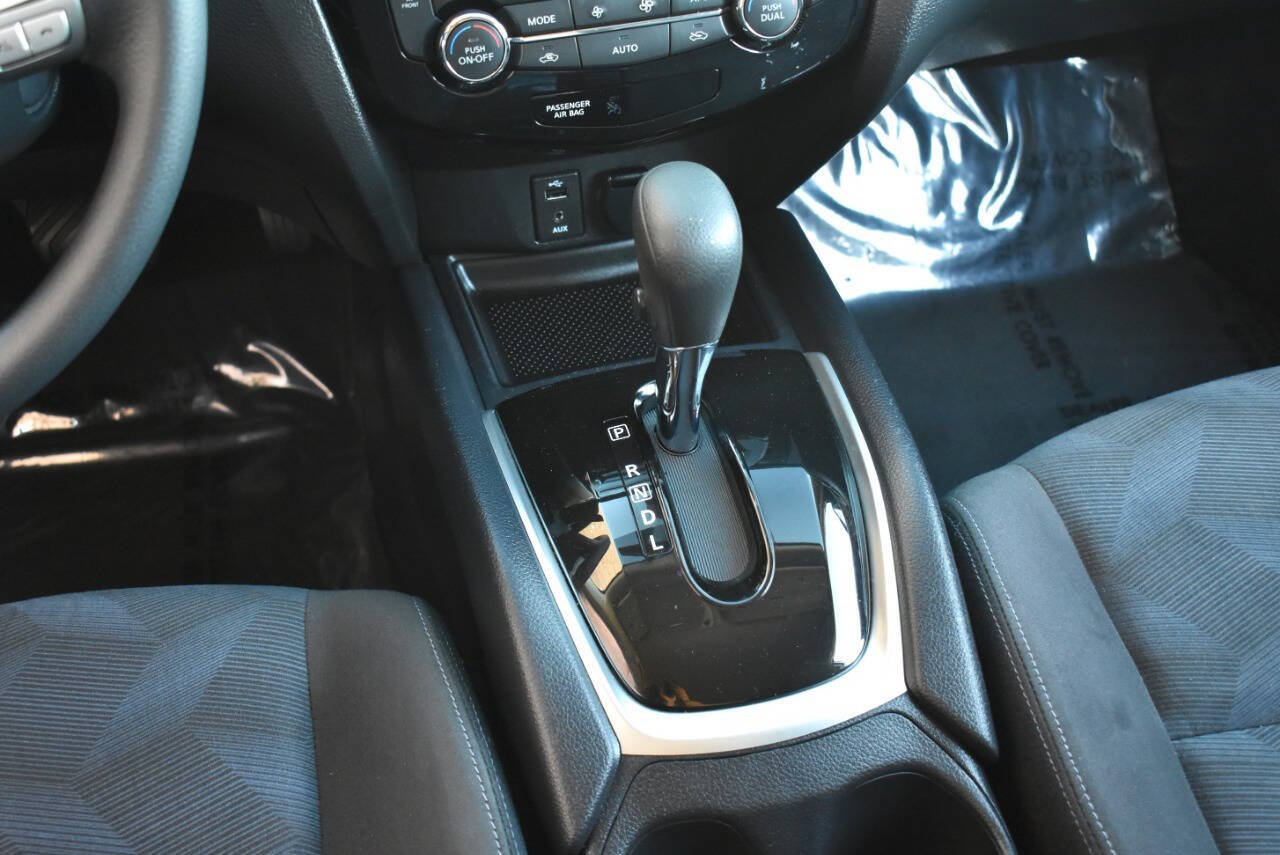 Used 2015 Nissan Rogue SV AWD/4WD image 25