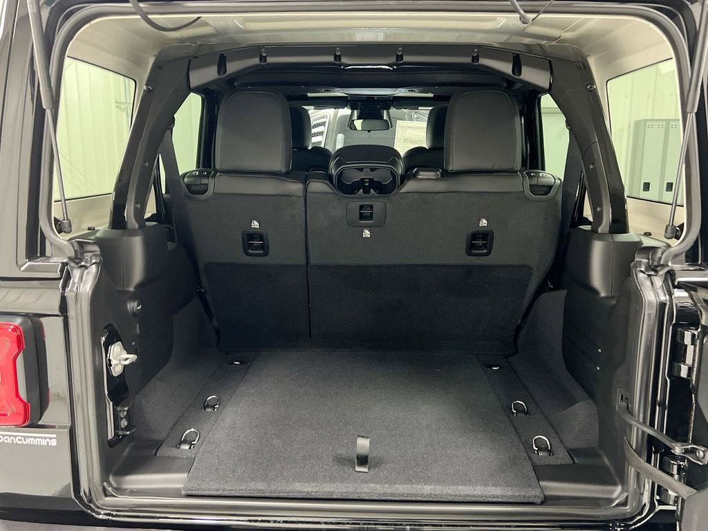 New 2026 Jeep Wrangler Unlimited Rubicon AWD/4WD image 23