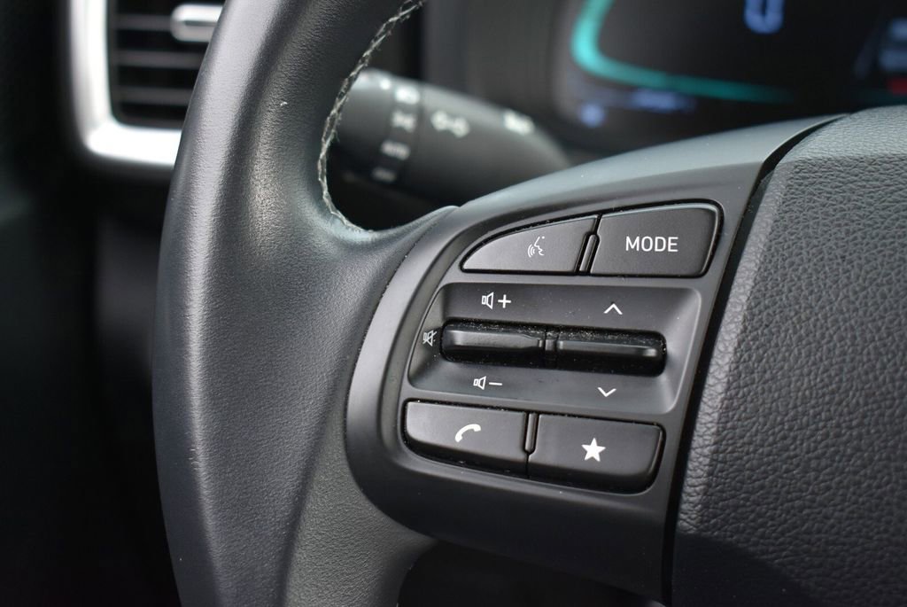 Used 2024 Hyundai Venue SEL FWD image 14