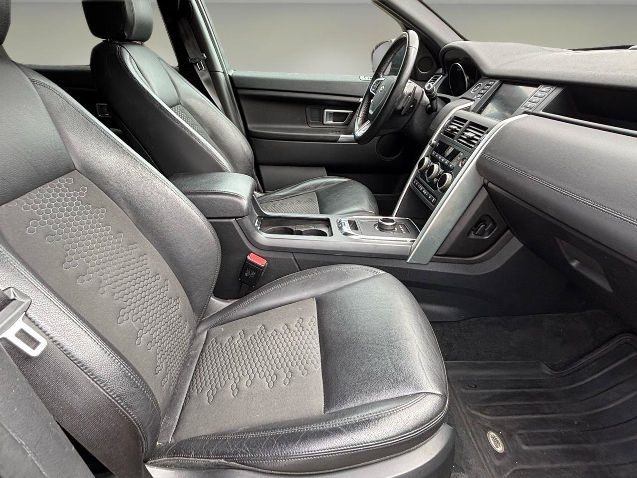 Used 2018 Land Rover Discovery Sport SE AWD/4WD image 18