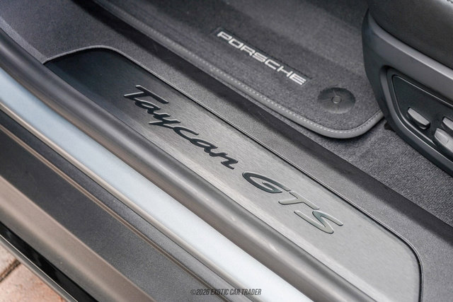 Used 2024 Porsche Taycan GTS image 18
