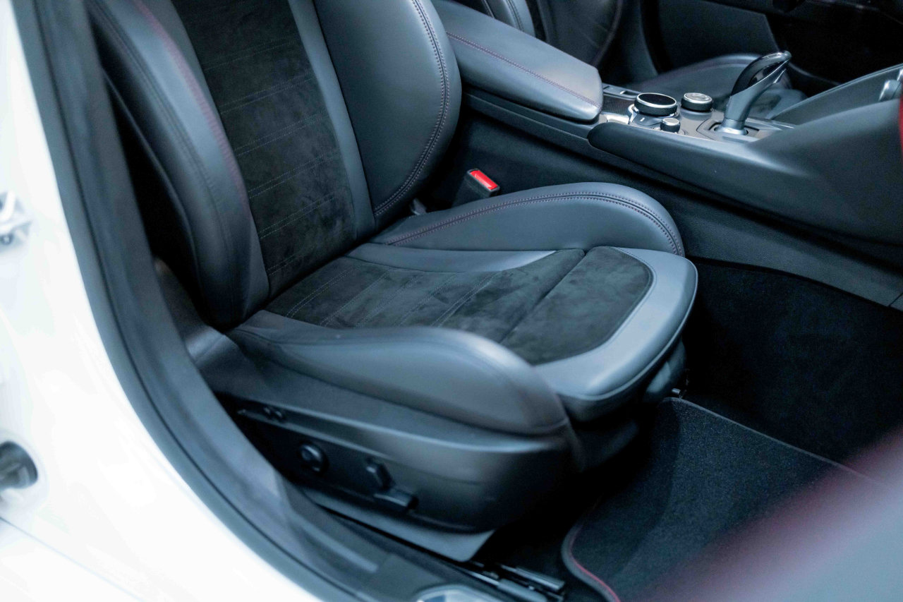 Used 2017 Alfa Romeo Giulia Quadrifoglio image 87