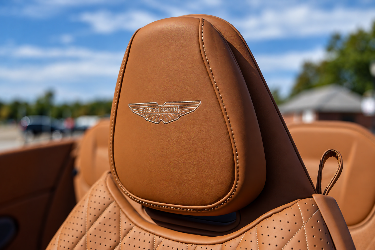Used 2024 Aston Martin DB12 Convertible RWD image 15