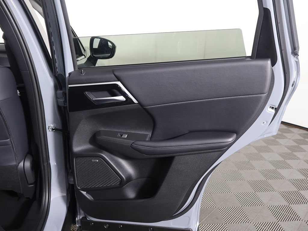 New 2026 Mitsubishi Outlander SE FWD image 25