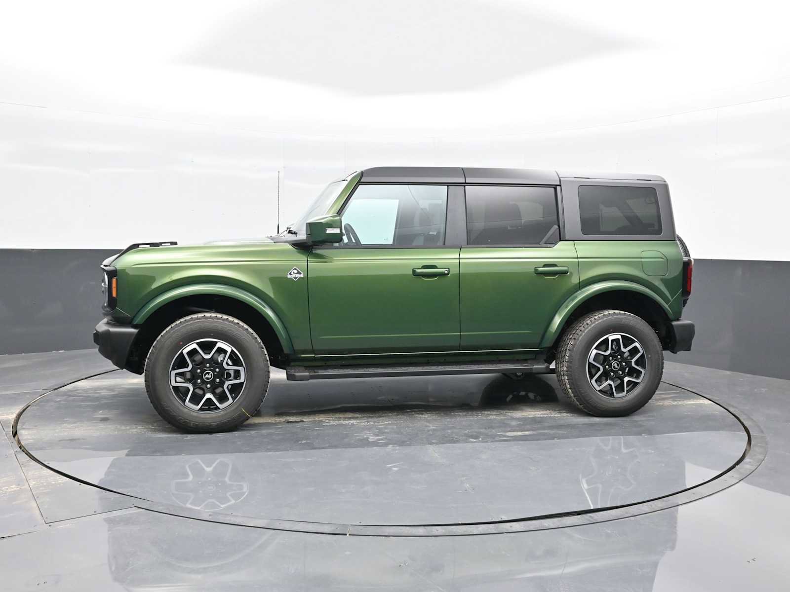 New 2024 Ford Bronco Outer Banks image 5