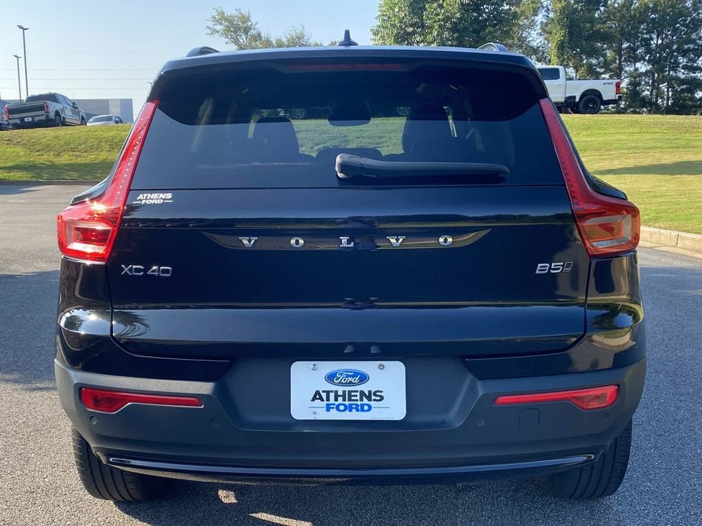 Used 2024 Volvo XC40 B5 Plus AWD/4WD image 4