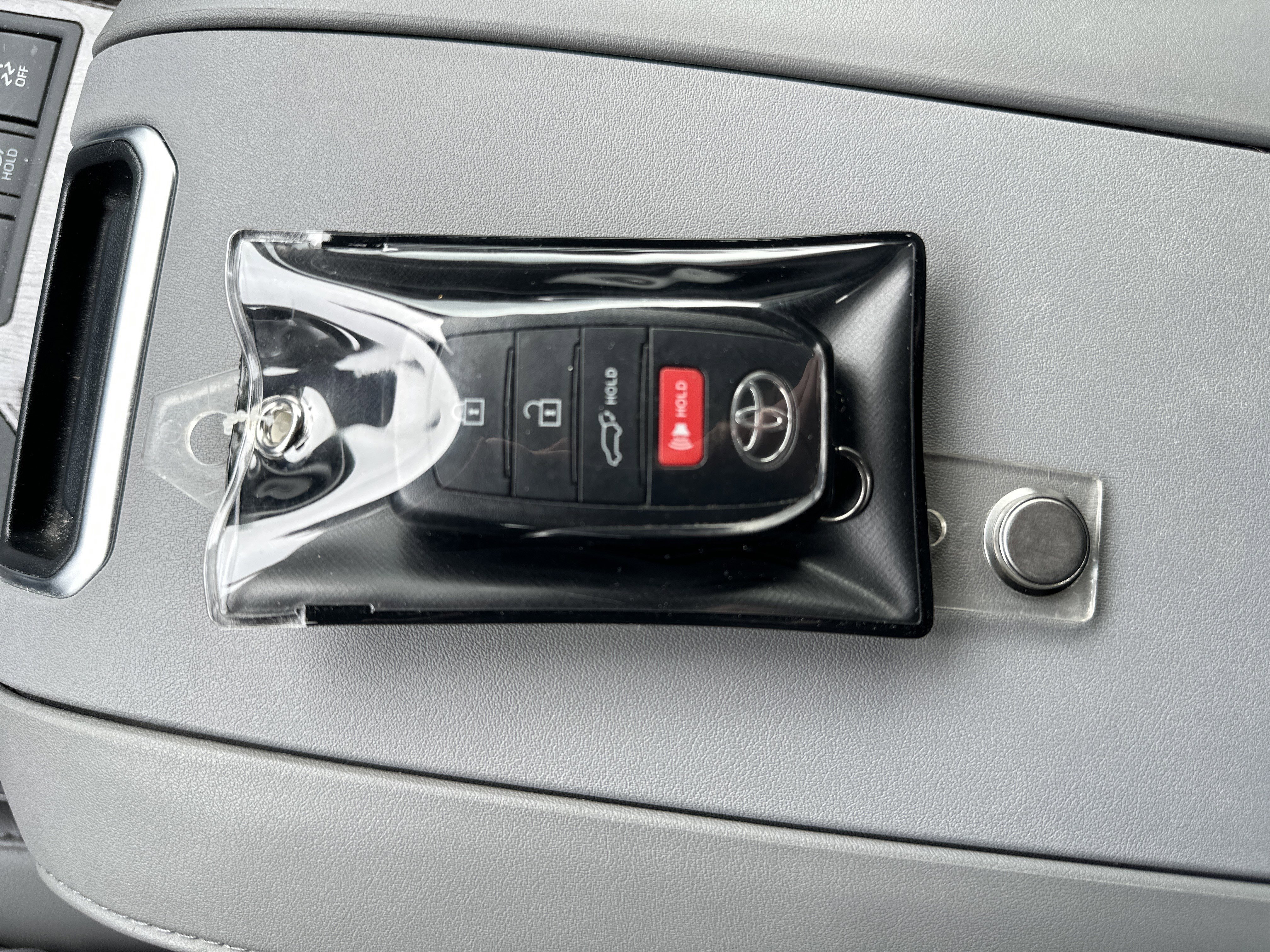 Used 2025 Toyota Highlander Platinum image 18